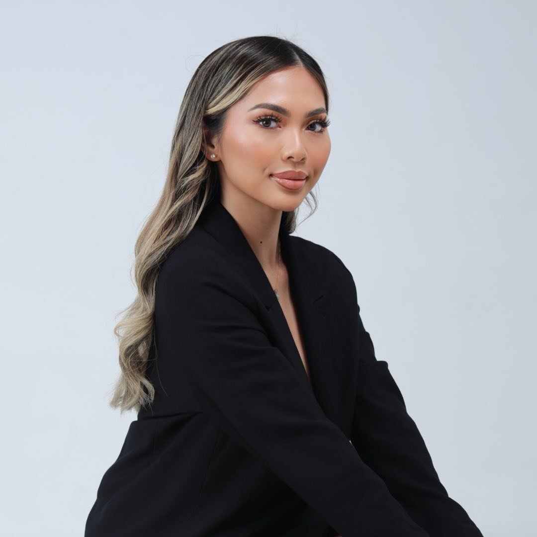 Lexy, brow artist, in the studio